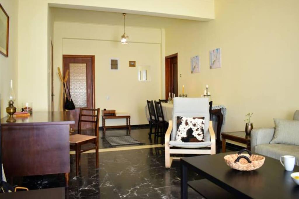 Marble Cool 2-Bedroom Down Town Yard House Kíssamos Exteriör bild